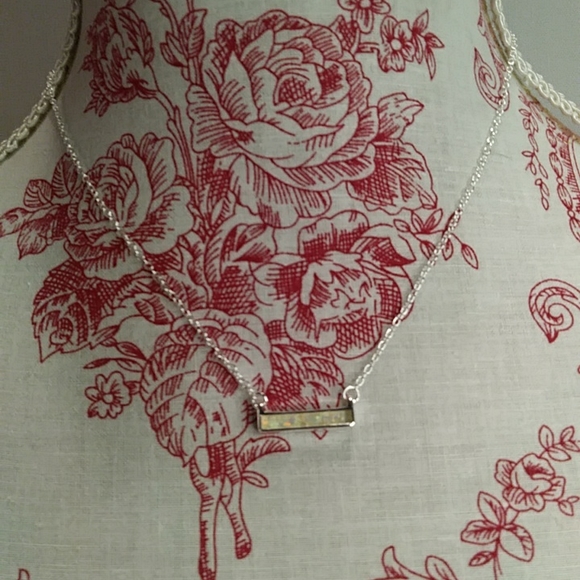 silver tone iridescent pendant necklace - Picture 5 of 5